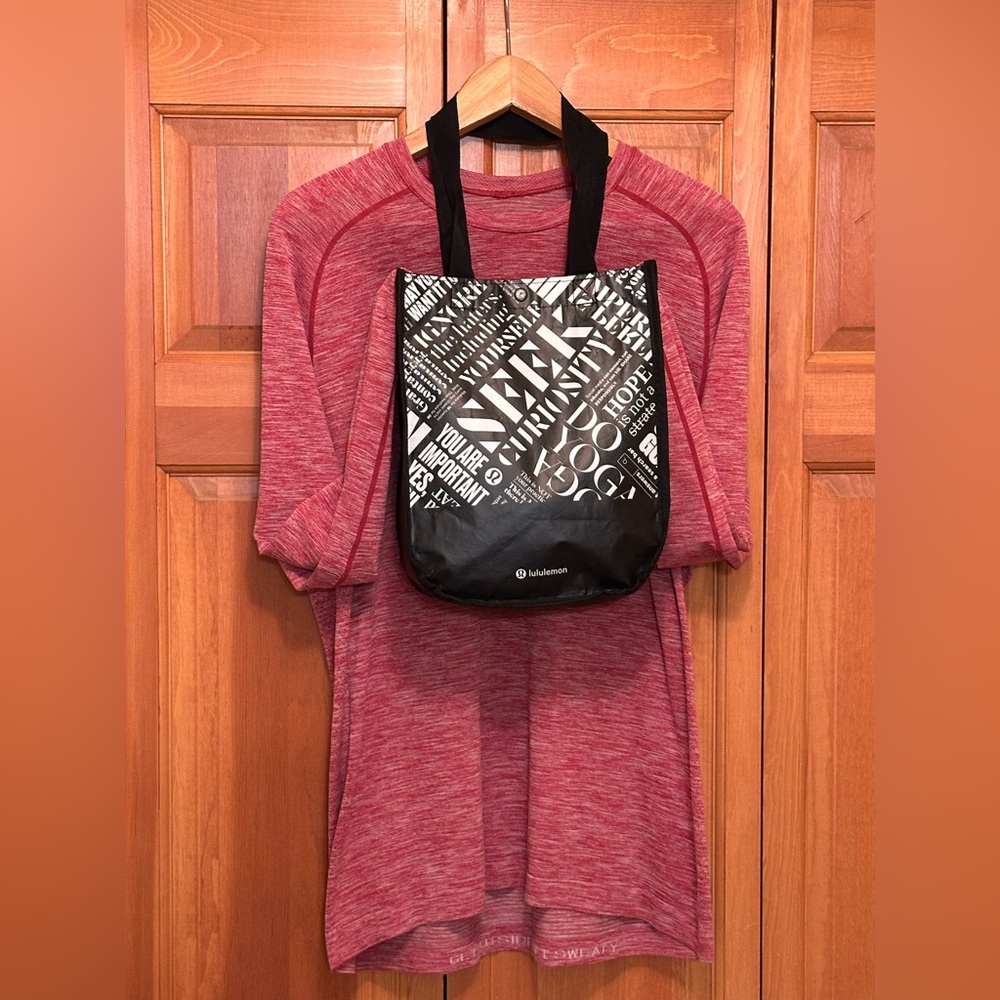 Lululemon Men’s Long Sleeve Metal Vent Tech Surge Shirt size L w Lululemon bag